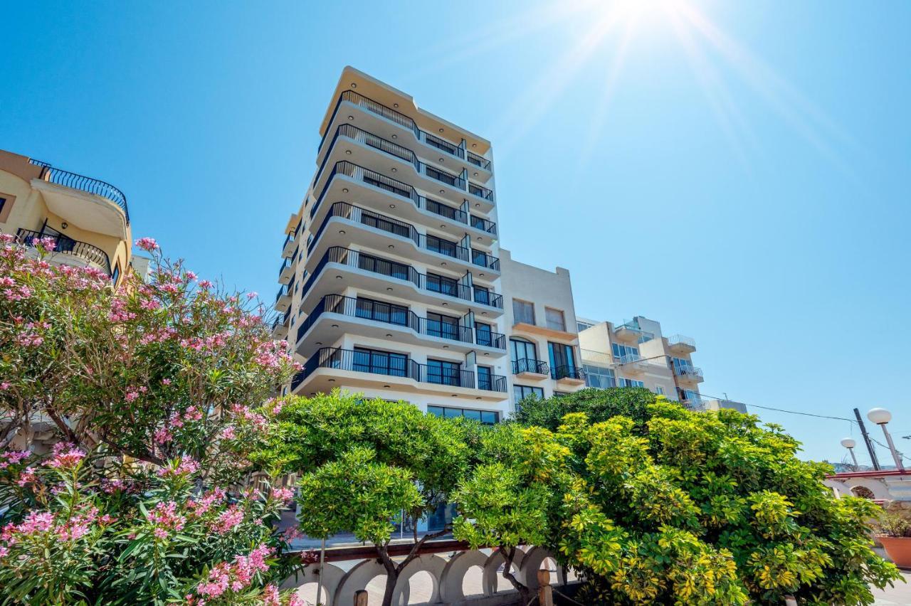 Islet Promenade Seafront Family Apartment With 2 Balconies By Getawaysmalta St. Paul's Bay Exterior photo