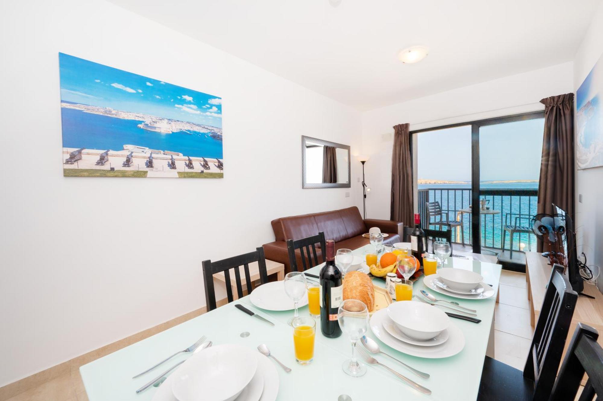 Islet Promenade Seafront Family Apartment With 2 Balconies By Getawaysmalta St. Paul's Bay Exterior photo
