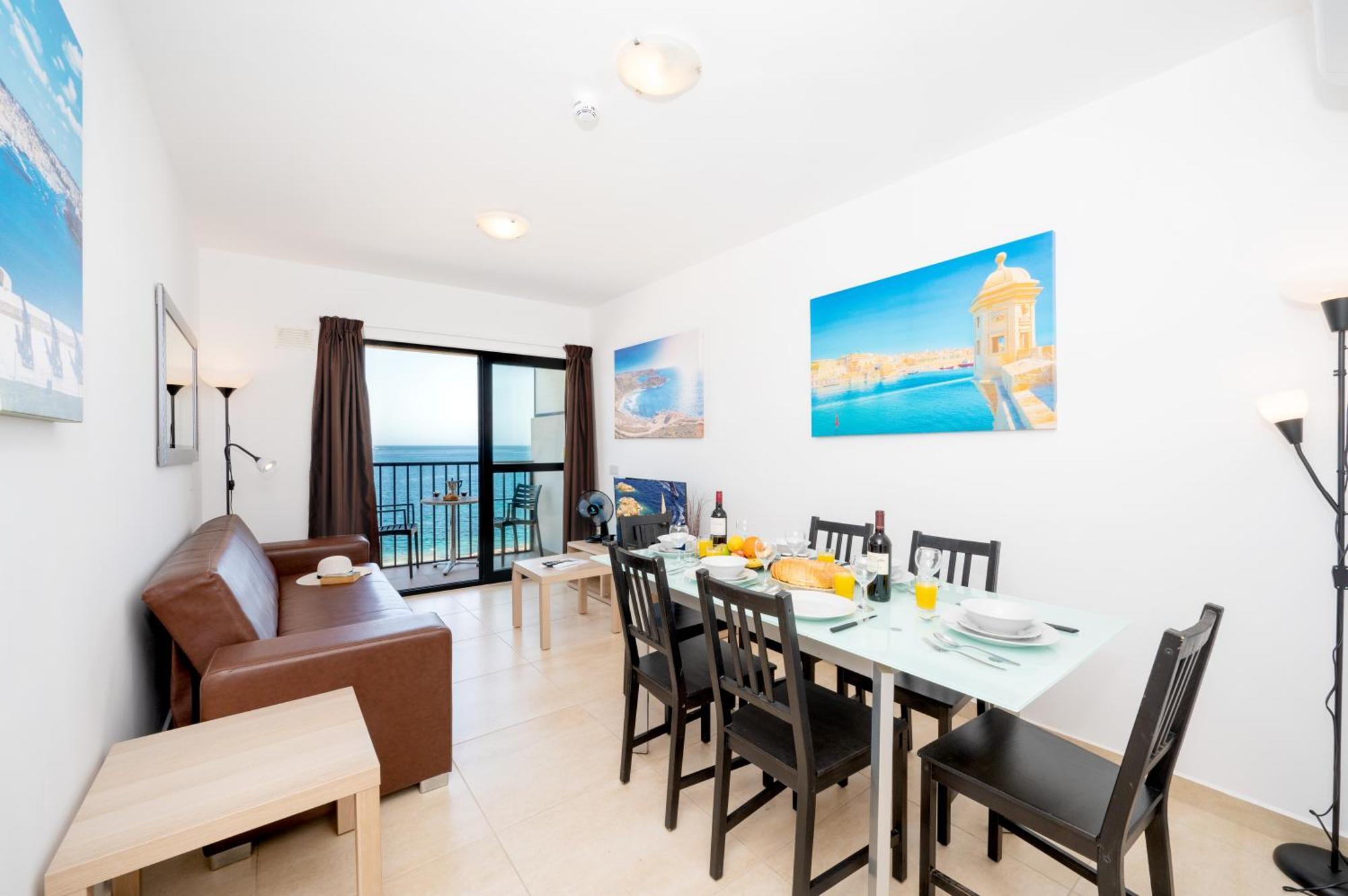 Islet Promenade Seafront Family Apartment With 2 Balconies By Getawaysmalta St. Paul's Bay Exterior photo